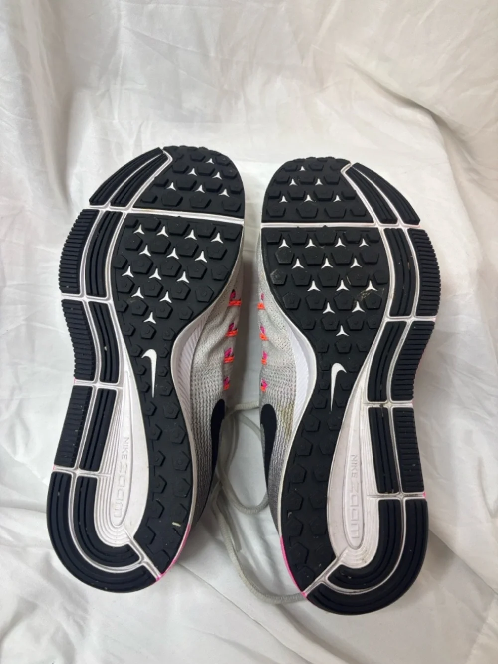 Nike Women’s Zoom Pegasus 33 - Picture 8 of 10